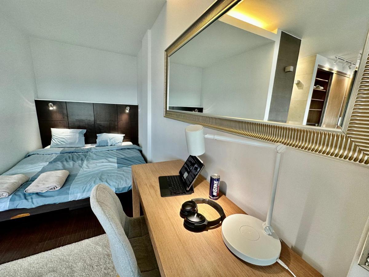 Top Metro X2 Fast Wifi 400 Mbs 70'Tv Netflix Hbo Max Appletv+ Disney+ Varsovie Extérieur photo