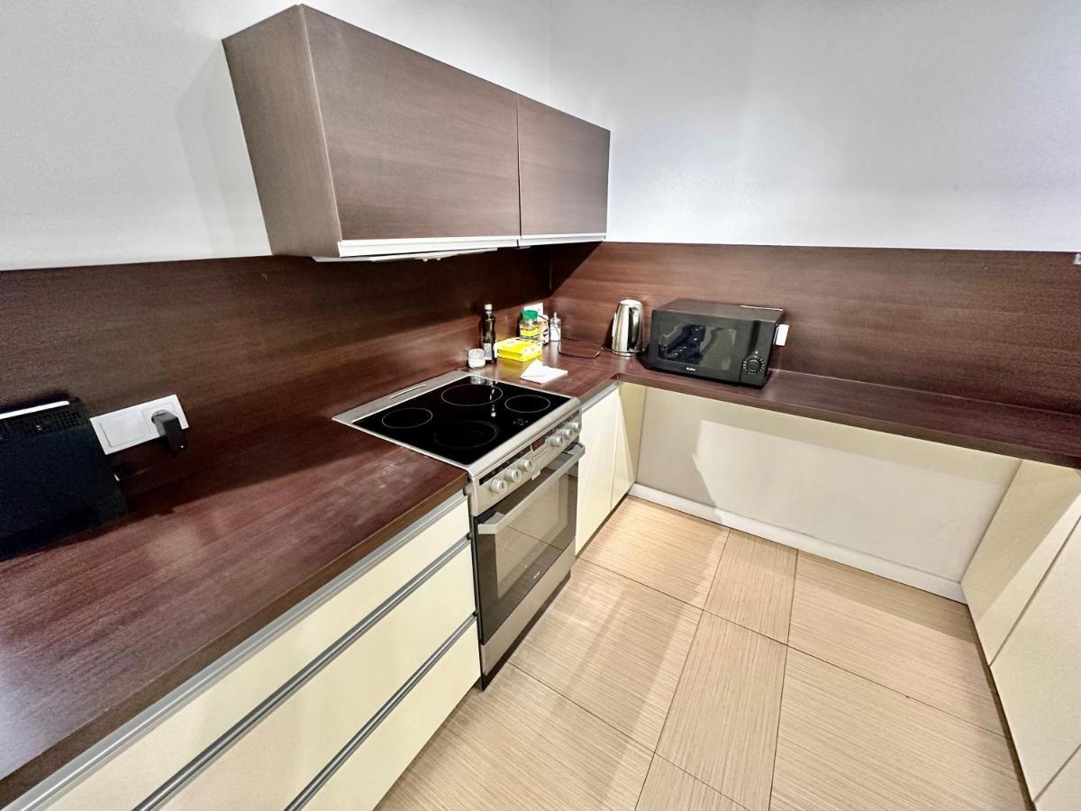 Top Metro X2 Fast Wifi 400 Mbs 70'Tv Netflix Hbo Max Appletv+ Disney+ Varsovie Extérieur photo